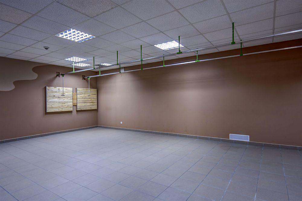 Green Hotel Коморники Экстерьер фото